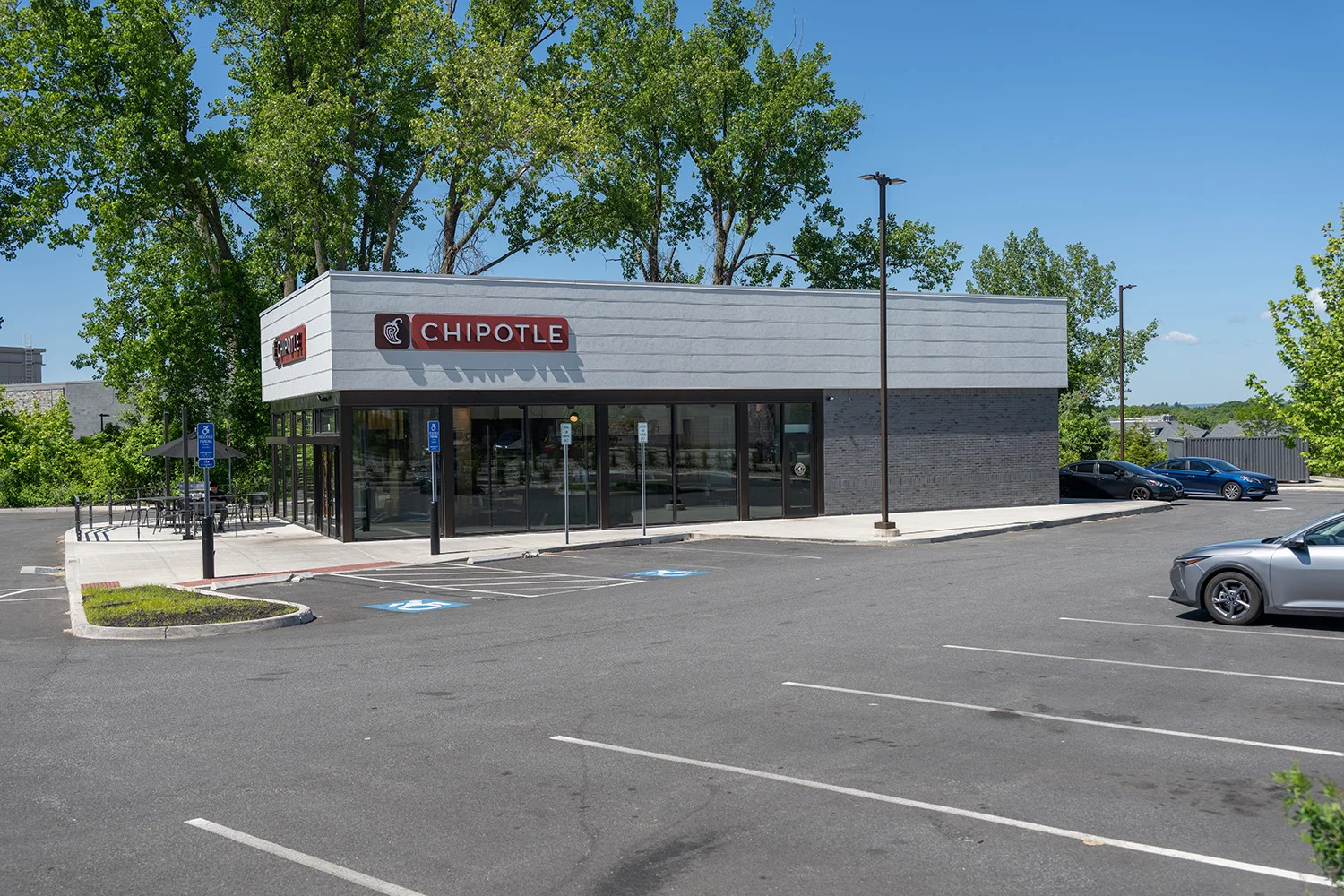 S Windsor Cedar Ave 0292.webp